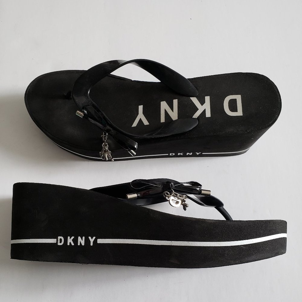 DKNY Flip Flops